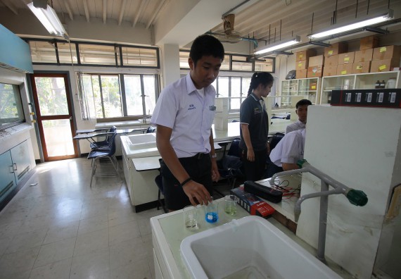 ภาพกิจกรรม คณะวิทยาศาสตร์และเทคโนโลยี จัดค่ายวิทยาศาสตร์โรงเรียนตากพิทยาคม