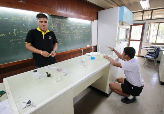 ภาพกิจกรรม คณะวิทยาศาสตร์และเทคโนโลยี จัดค่ายวิทยาศาสตร์โรงเรียนตากพิทยาคม