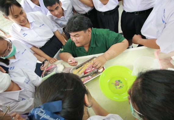 ภาพกิจกรรม คณะวิทยาศาสตร์และเทคโนโลยี จัดค่ายวิทยาศาสตร์โรงเรียนตากพิทยาคม