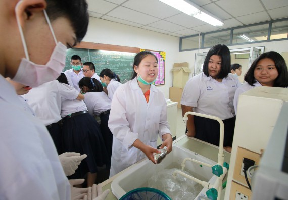 ภาพกิจกรรม คณะวิทยาศาสตร์และเทคโนโลยี จัดค่ายวิทยาศาสตร์โรงเรียนตากพิทยาคม