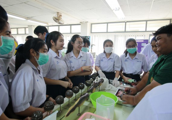ภาพกิจกรรม คณะวิทยาศาสตร์และเทคโนโลยี จัดค่ายวิทยาศาสตร์โรงเรียนตากพิทยาคม