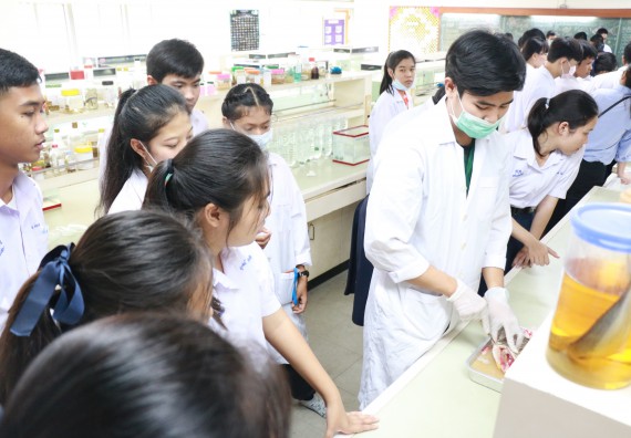 ภาพกิจกรรม คณะวิทยาศาสตร์และเทคโนโลยี จัดค่ายวิทยาศาสตร์โรงเรียนตากพิทยาคม