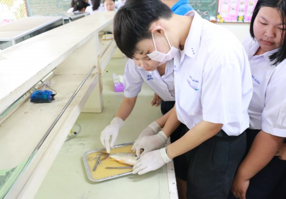 ภาพกิจกรรม คณะวิทยาศาสตร์และเทคโนโลยี จัดค่ายวิทยาศาสตร์โรงเรียนตากพิทยาคม