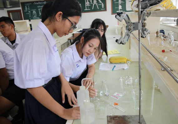 ภาพกิจกรรม คณะวิทยาศาสตร์และเทคโนโลยี จัดค่ายวิทยาศาสตร์โรงเรียนตากพิทยาคม