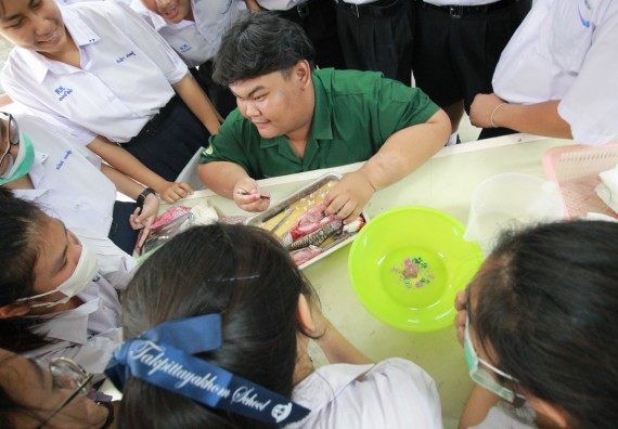 ภาพกิจกรรม คณะวิทยาศาสตร์และเทคโนโลยี จัดค่ายวิทยาศาสตร์โรงเรียนตากพิทยาคม