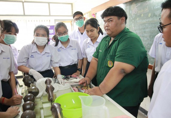 ภาพกิจกรรม คณะวิทยาศาสตร์และเทคโนโลยี จัดค่ายวิทยาศาสตร์โรงเรียนตากพิทยาคม