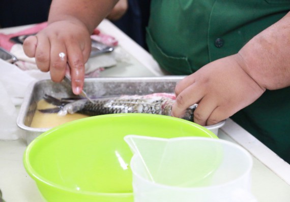 ภาพกิจกรรม คณะวิทยาศาสตร์และเทคโนโลยี จัดค่ายวิทยาศาสตร์โรงเรียนตากพิทยาคม