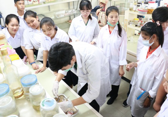 ภาพกิจกรรม คณะวิทยาศาสตร์และเทคโนโลยี จัดค่ายวิทยาศาสตร์โรงเรียนตากพิทยาคม