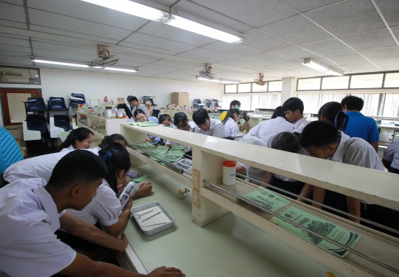 ภาพกิจกรรม คณะวิทยาศาสตร์และเทคโนโลยี จัดค่ายวิทยาศาสตร์โรงเรียนตากพิทยาคม