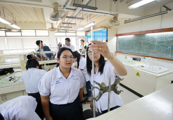 ภาพกิจกรรม คณะวิทยาศาสตร์และเทคโนโลยี จัดค่ายวิทยาศาสตร์โรงเรียนตากพิทยาคม