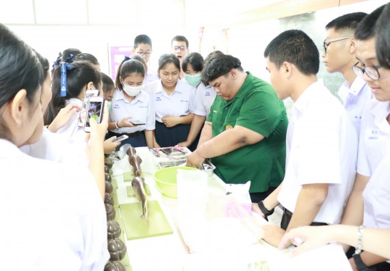 ภาพกิจกรรม คณะวิทยาศาสตร์และเทคโนโลยี จัดค่ายวิทยาศาสตร์โรงเรียนตากพิทยาคม