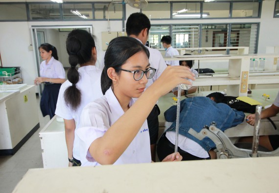 ภาพกิจกรรม คณะวิทยาศาสตร์และเทคโนโลยี จัดค่ายวิทยาศาสตร์โรงเรียนตากพิทยาคม