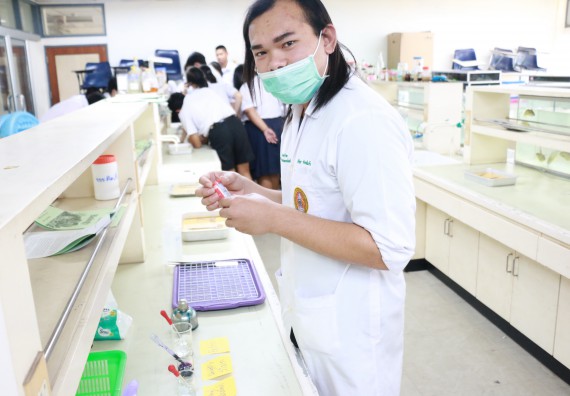 ภาพกิจกรรม คณะวิทยาศาสตร์และเทคโนโลยี จัดค่ายวิทยาศาสตร์โรงเรียนตากพิทยาคม