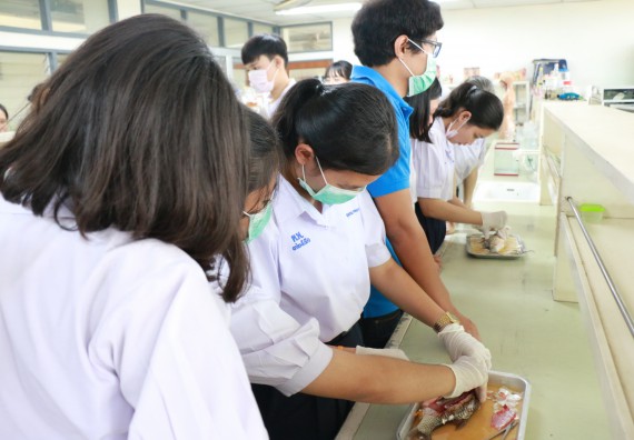 ภาพกิจกรรม คณะวิทยาศาสตร์และเทคโนโลยี จัดค่ายวิทยาศาสตร์โรงเรียนตากพิทยาคม