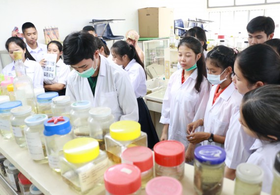 ภาพกิจกรรม คณะวิทยาศาสตร์และเทคโนโลยี จัดค่ายวิทยาศาสตร์โรงเรียนตากพิทยาคม