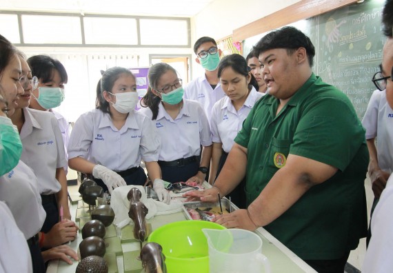 ภาพกิจกรรม คณะวิทยาศาสตร์และเทคโนโลยี จัดค่ายวิทยาศาสตร์โรงเรียนตากพิทยาคม
