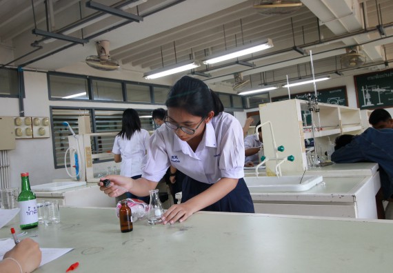 ภาพกิจกรรม คณะวิทยาศาสตร์และเทคโนโลยี จัดค่ายวิทยาศาสตร์โรงเรียนตากพิทยาคม