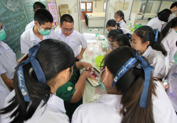 ภาพกิจกรรม คณะวิทยาศาสตร์และเทคโนโลยี จัดค่ายวิทยาศาสตร์โรงเรียนตากพิทยาคม