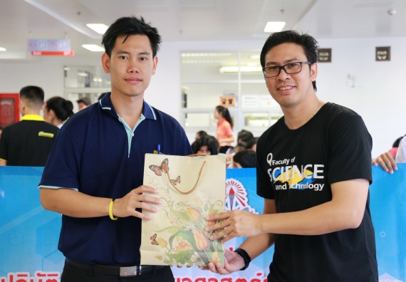 ภาพกิจกรรม คณะวิทยาศาสตร์และเทคโนโลยี จัดค่ายวิทยาศาสตร์โรงเรียนตากพิทยาคม