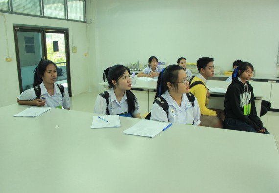 ภาพกิจกรรม โปรแกรมวิชาวิทยาศาสตร์และเทคโนโลยีการอาหาร จัดอบรมเชิงปฏิบัติการ เรื่อง อาหารปลอดภัยในโรงเรียน