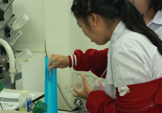 ภาพกิจกรรม โปรแกรมวิชาวิทยาศาสตร์และเทคโนโลยีการอาหาร จัดอบรมเชิงปฏิบัติการ เรื่อง อาหารปลอดภัยในโรงเรียน