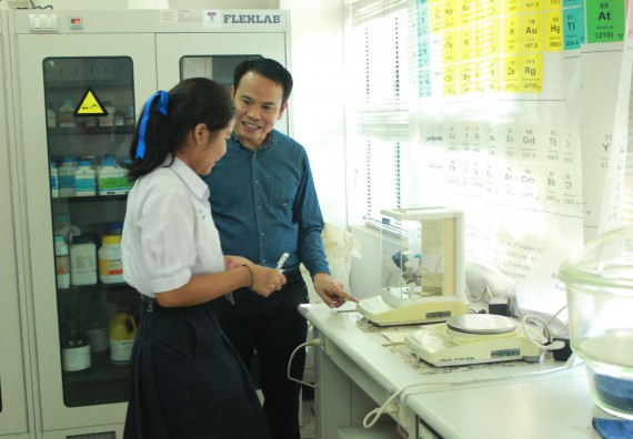 ภาพกิจกรรม โปรแกรมวิชาวิทยาศาสตร์และเทคโนโลยีการอาหาร จัดอบรมเชิงปฏิบัติการ เรื่อง อาหารปลอดภัยในโรงเรียน