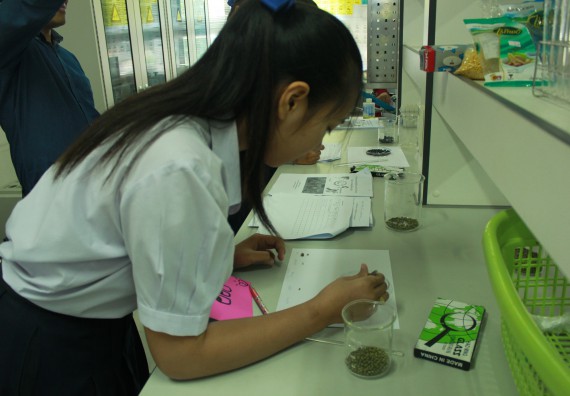 ภาพกิจกรรม โปรแกรมวิชาวิทยาศาสตร์และเทคโนโลยีการอาหาร จัดอบรมเชิงปฏิบัติการ เรื่อง อาหารปลอดภัยในโรงเรียน