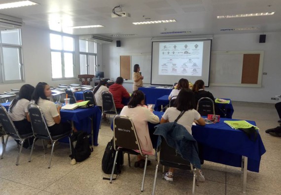 ภาพกิจกรรม โปรแกรมวิชาเคมี จัดการอบรมเตรียบมความพร้อมก่อนออกสู่งาน