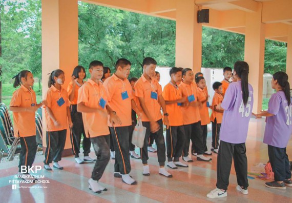 ภาพกิจกรรม โปรแกรมวิชาคณิตศาสตร์ จัดกิจกรรมการบูรนาการค่ายคณิตศาสตร์กับภาษาอังกฤษ