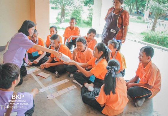 ภาพกิจกรรม โปรแกรมวิชาคณิตศาสตร์ จัดกิจกรรมการบูรนาการค่ายคณิตศาสตร์กับภาษาอังกฤษ