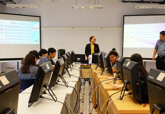 ภาพกิจกรรม โปรแกรมวิชาวิทยาการคอมพิวเตอร์ จัดอบรมเชิงปฏิบัติการ เรื่อง การเตรียมความพร้อมก่อนออกฝึกประสบการณ์วิชาชีพ การบำรุงรักษาและการแก้ไขปัญหาจากอาการเสียของซอฟท์แวร์คอมพิวเตอร์เบื้องต้น