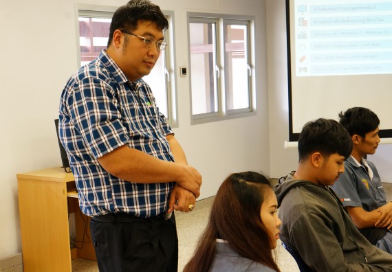 ภาพกิจกรรม โปรแกรมวิชาวิทยาการคอมพิวเตอร์ จัดอบรมเชิงปฏิบัติการ เรื่อง การเตรียมความพร้อมก่อนออกฝึกประสบการณ์วิชาชีพ การบำรุงรักษาและการแก้ไขปัญหาจากอาการเสียของซอฟท์แวร์คอมพิวเตอร์เบื้องต้น