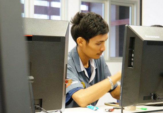 ภาพกิจกรรม โปรแกรมวิชาวิทยาการคอมพิวเตอร์ จัดอบรมเชิงปฏิบัติการ เรื่อง การเตรียมความพร้อมก่อนออกฝึกประสบการณ์วิชาชีพ การบำรุงรักษาและการแก้ไขปัญหาจากอาการเสียของซอฟท์แวร์คอมพิวเตอร์เบื้องต้น