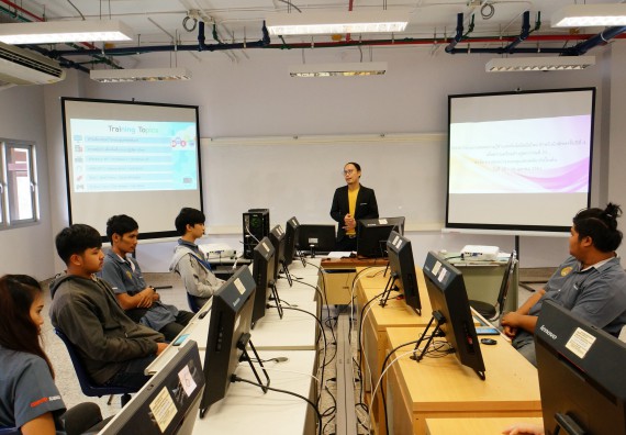 ภาพกิจกรรม โปรแกรมวิชาวิทยาการคอมพิวเตอร์ จัดอบรมเชิงปฏิบัติการ เรื่อง การเตรียมความพร้อมก่อนออกฝึกประสบการณ์วิชาชีพ การบำรุงรักษาและการแก้ไขปัญหาจากอาการเสียของซอฟท์แวร์คอมพิวเตอร์เบื้องต้น