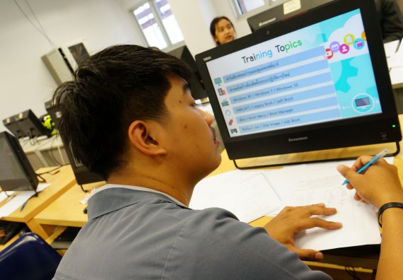 ภาพกิจกรรม โปรแกรมวิชาวิทยาการคอมพิวเตอร์ จัดอบรมเชิงปฏิบัติการ เรื่อง การเตรียมความพร้อมก่อนออกฝึกประสบการณ์วิชาชีพ การบำรุงรักษาและการแก้ไขปัญหาจากอาการเสียของซอฟท์แวร์คอมพิวเตอร์เบื้องต้น