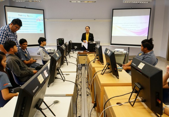ภาพกิจกรรม โปรแกรมวิชาวิทยาการคอมพิวเตอร์ จัดอบรมเชิงปฏิบัติการ เรื่อง การเตรียมความพร้อมก่อนออกฝึกประสบการณ์วิชาชีพ การบำรุงรักษาและการแก้ไขปัญหาจากอาการเสียของซอฟท์แวร์คอมพิวเตอร์เบื้องต้น