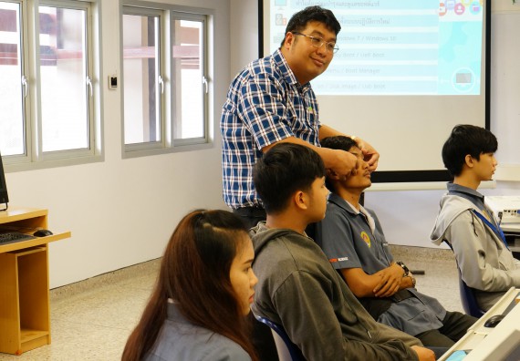 ภาพกิจกรรม โปรแกรมวิชาวิทยาการคอมพิวเตอร์ จัดอบรมเชิงปฏิบัติการ เรื่อง การเตรียมความพร้อมก่อนออกฝึกประสบการณ์วิชาชีพ การบำรุงรักษาและการแก้ไขปัญหาจากอาการเสียของซอฟท์แวร์คอมพิวเตอร์เบื้องต้น