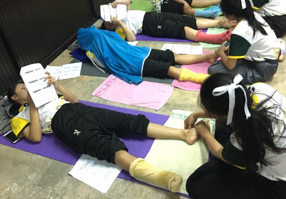 ภาพกิจกรรม โปรแกรมวิชาสาธารณสุขศาสตร์ จัดอบรมนวดเท้าเพื่อสุขภาพ โครงการพัฒนาคุณลักษณะนักศึกษา