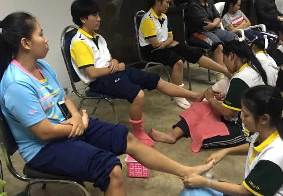 ภาพกิจกรรม โปรแกรมวิชาสาธารณสุขศาสตร์ จัดอบรมนวดเท้าเพื่อสุขภาพ โครงการพัฒนาคุณลักษณะนักศึกษา