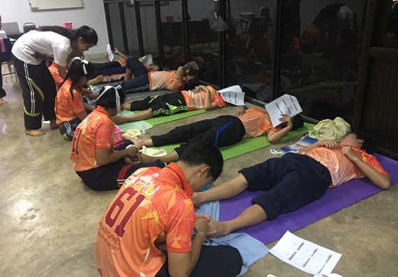 ภาพกิจกรรม โปรแกรมวิชาสาธารณสุขศาสตร์ จัดอบรมนวดเท้าเพื่อสุขภาพ โครงการพัฒนาคุณลักษณะนักศึกษา