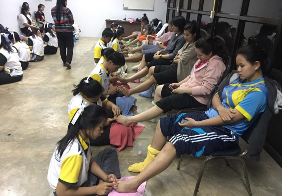 ภาพกิจกรรม โปรแกรมวิชาสาธารณสุขศาสตร์ จัดอบรมนวดเท้าเพื่อสุขภาพ โครงการพัฒนาคุณลักษณะนักศึกษา