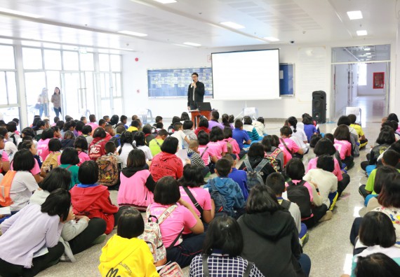 ภาพกิจกรรม คณะวิทยาศาสตร์และเทคโนโลยี จัดค่ายวิทยาศาสตร์ตามโครงการพัฒนาศักยภาพผู้เรียนในระดับการศึกษาขั้นพื้นฐาน ระยะที่ 2 ประจำปีงบประมาณ 2562