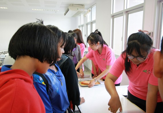 ภาพกิจกรรม คณะวิทยาศาสตร์และเทคโนโลยี จัดค่ายวิทยาศาสตร์ตามโครงการพัฒนาศักยภาพผู้เรียนในระดับการศึกษาขั้นพื้นฐาน ระยะที่ 2 ประจำปีงบประมาณ 2562