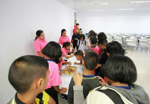 ภาพกิจกรรม คณะวิทยาศาสตร์และเทคโนโลยี จัดค่ายวิทยาศาสตร์ตามโครงการพัฒนาศักยภาพผู้เรียนในระดับการศึกษาขั้นพื้นฐาน ระยะที่ 2 ประจำปีงบประมาณ 2562