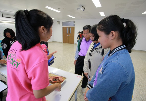 ภาพกิจกรรม คณะวิทยาศาสตร์และเทคโนโลยี จัดค่ายวิทยาศาสตร์ตามโครงการพัฒนาศักยภาพผู้เรียนในระดับการศึกษาขั้นพื้นฐาน ระยะที่ 2 ประจำปีงบประมาณ 2562