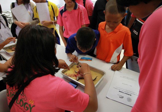 ภาพกิจกรรม คณะวิทยาศาสตร์และเทคโนโลยี จัดค่ายวิทยาศาสตร์ตามโครงการพัฒนาศักยภาพผู้เรียนในระดับการศึกษาขั้นพื้นฐาน ระยะที่ 2 ประจำปีงบประมาณ 2562