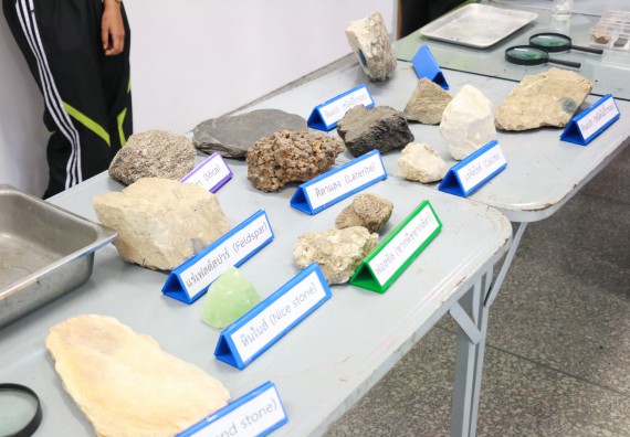 ภาพกิจกรรม คณะวิทยาศาสตร์และเทคโนโลยี จัดค่ายวิทยาศาสตร์ตามโครงการพัฒนาศักยภาพผู้เรียนในระดับการศึกษาขั้นพื้นฐาน ระยะที่ 2 ประจำปีงบประมาณ 2562