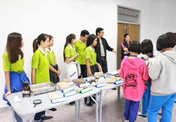 ภาพกิจกรรม คณะวิทยาศาสตร์และเทคโนโลยี จัดค่ายวิทยาศาสตร์ตามโครงการพัฒนาศักยภาพผู้เรียนในระดับการศึกษาขั้นพื้นฐาน ระยะที่ 2 ประจำปีงบประมาณ 2562