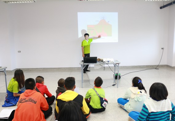 ภาพกิจกรรม คณะวิทยาศาสตร์และเทคโนโลยี จัดค่ายวิทยาศาสตร์ตามโครงการพัฒนาศักยภาพผู้เรียนในระดับการศึกษาขั้นพื้นฐาน ระยะที่ 2 ประจำปีงบประมาณ 2562