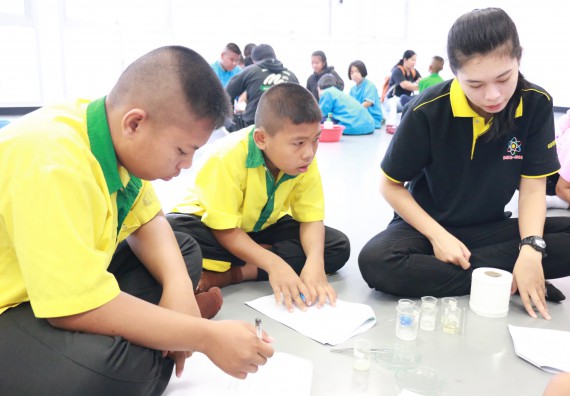 ภาพกิจกรรม คณะวิทยาศาสตร์และเทคโนโลยี จัดค่ายวิทยาศาสตร์ตามโครงการพัฒนาศักยภาพผู้เรียนในระดับการศึกษาขั้นพื้นฐาน ระยะที่ 2 ประจำปีงบประมาณ 2562